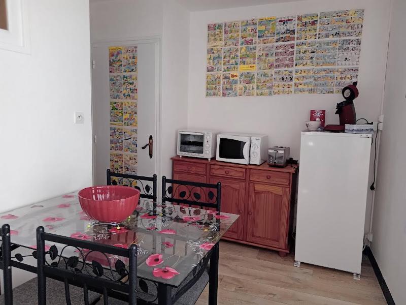 Appartement Le Labyrinthe Du Peintre Bransat Exterior foto