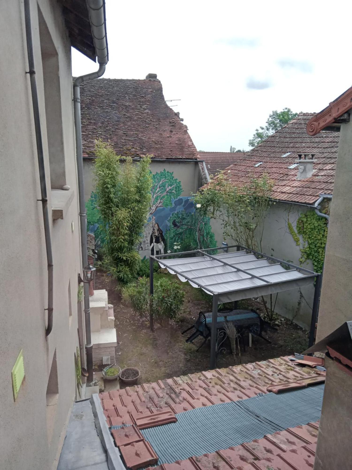 Appartement Le Labyrinthe Du Peintre Bransat Exterior foto
